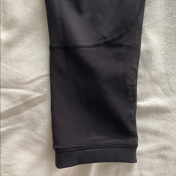 Lululemon Crop 17” Leggings with Mesh Inserts - Picture 4 of 6